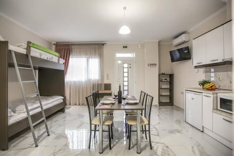 Del Sol #2 Meteora Luxurious Family Suites Apartment in Kalabaka