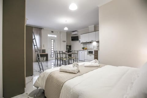 Del Sol #2 Meteora Luxurious Family Suites Apartment in Kalabaka