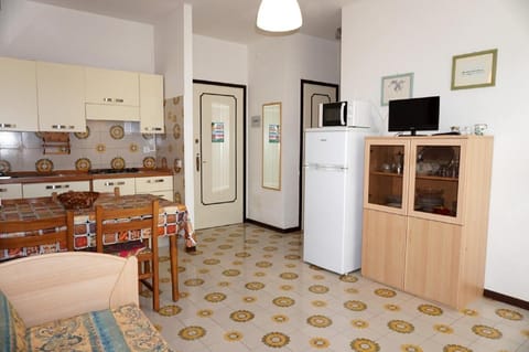 Apartment for 4 people with terrace A C Apartment in Porto Santa Margherita