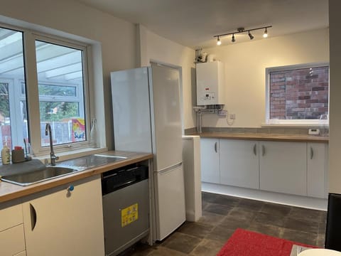 3 bedroom with convenience location. Villa in Nottingham