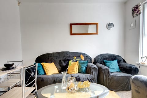Your Nottingham Home (Chayil Experts) Vacation rental in Nottingham