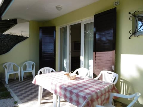 Villa in excellent location for 6 people with swimming pool Villa in Porto Santa Margherita