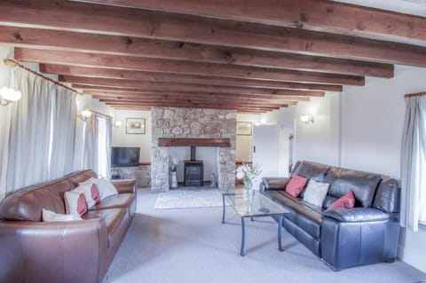 Stormy Castle - 6 Bedroom Sleeps 14 - Llangennith Vacation rental in Wales