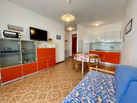 Colorful flat by the beach Apartment in Porto Santa Margherita