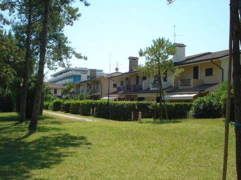 Splendid terraced villa with 6 beds Villa in Porto Santa Margherita