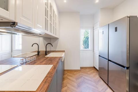 La ColocXL - Magnifique duplex 110 m² - 5 chambres + parking Apartment in La Ciotat