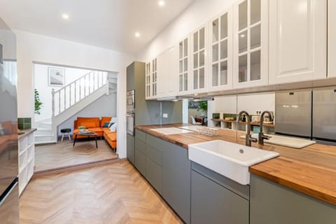 La ColocXL - Magnifique duplex 110 m² - 5 chambres + parking Apartment in La Ciotat