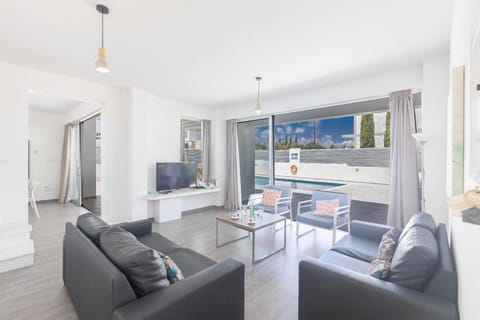 Protaras Holiday Villa Ccv4 Hotel in Protaras