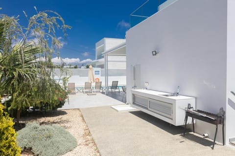 Protaras Holiday Villa Ccv4 Hotel in Protaras