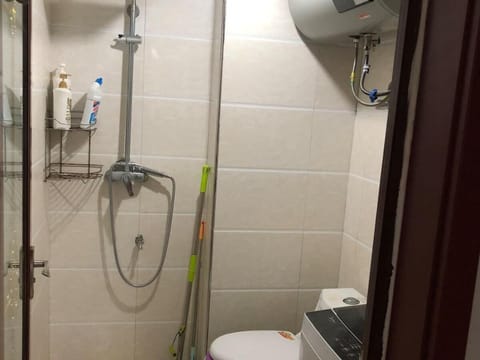 romantic［向往生活］樱花气球烛光晚餐浪漫之夜-好運家香河县自拍馆 Apartment in Tianjin