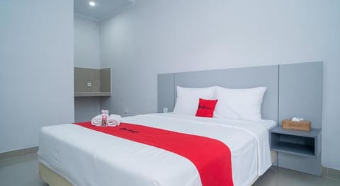 RedDoorz @ Jalan Gunung Talang Mahendradatta Hotel in Denpasar