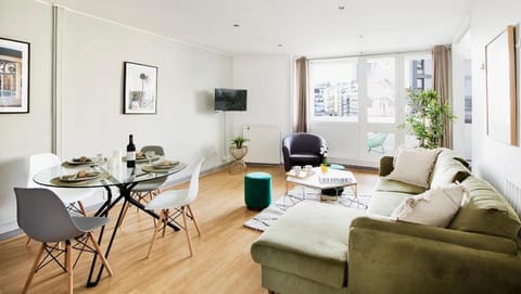 B 1615 - Family apartment with terrace  Apartment in Paris