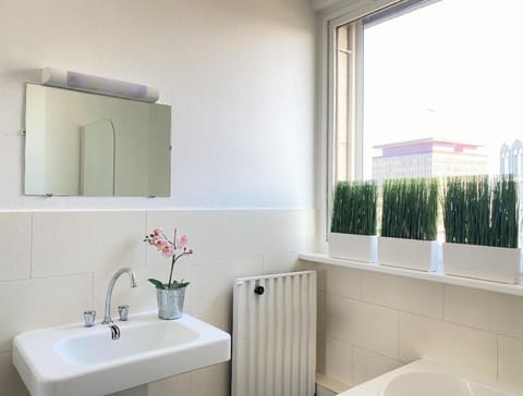 B 1615 - Family apartment with terrace  Apartment in Paris