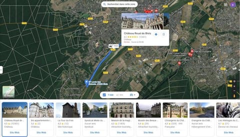 Appartement Spacieux face à la Loire jardin  Apartment in Blois