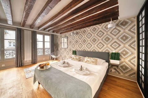 B 2066 - Saint Germain des Près - Amazing duplex Apartment in Paris