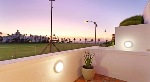 Camps Bay Beach Apartment Apartment in Camps Bay