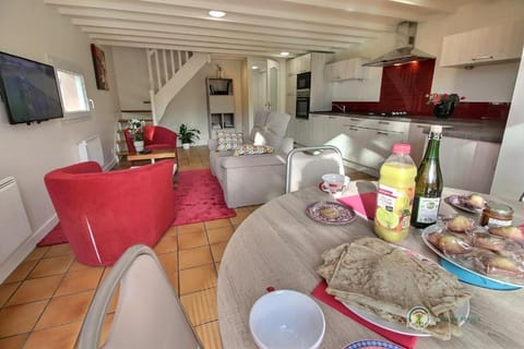 at the gite du bois damore in a quiet area 25km from the city - from the sea Vacation rental in Paimpol