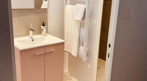 Suite 24 L'Annexe Apartment in Bourgogne-Franche-Comté