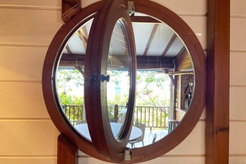 Nature caraïbe lodge à Deshaies face à la mer 3 ch Villa in Auvergne-Rhône-Alpes