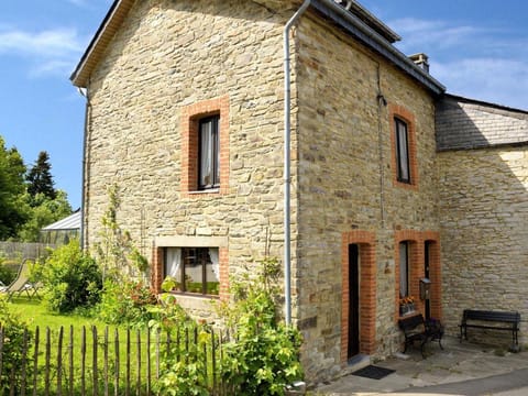 Comfortable Villa, Paliseul Vacation rental in Wallonia, Belgium