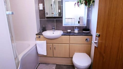 FREE parking, 1 Bedroom Apartment near Tattersalls Apartment in Forest Heath District