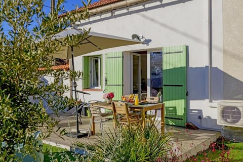 Le Cabanon de Virginie Vacation rental in Arles