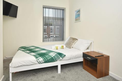 Townhouse @ Hall O Shaw Street Crewe Bed and Breakfast in Crewe