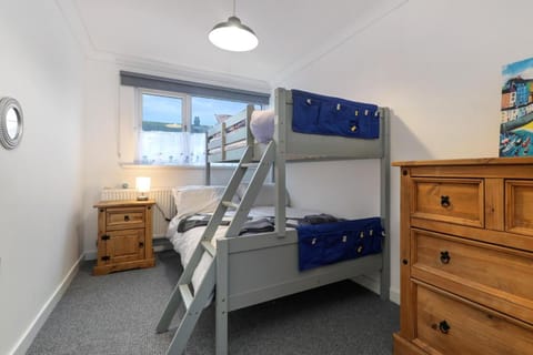 Plas Gwyn - Large Cottage Walk to Beach Vacation rental in Saundersfoot