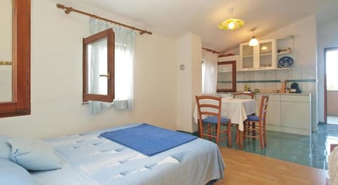 Apartment 1665 Apartment in Fažana