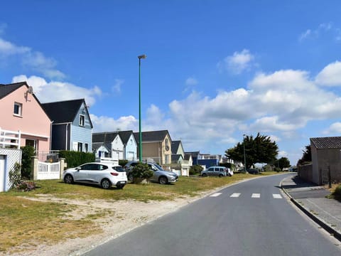 Beautiful holiday home with courtyard Vacation rental in Normandy