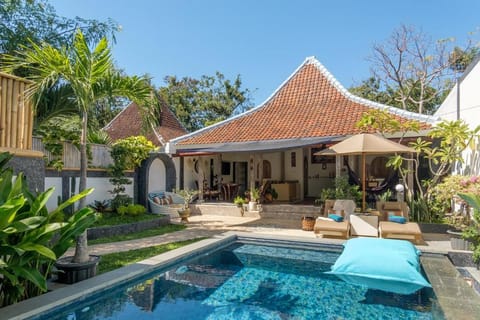 Madeira Javanese Joglo, Jimbaran Villa in Kuta Selatan