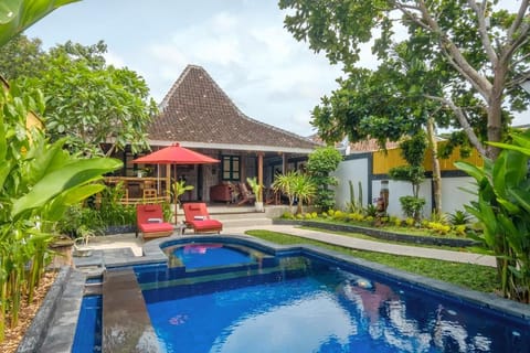 Madeira Javanese Joglo, Jimbaran Villa in Kuta Selatan