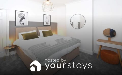 Stunning 3 Bed with Ultra Modern Kitchen, BOOK NOW Vacation rental in Crewe