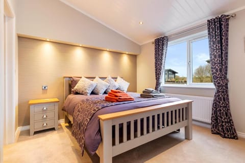 Sandpiper - Luxury Lodge, Close to Beach, Pet Friendly Vacation rental in Saint Florence