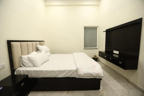 URBAN SHORE the outhouse 3BHK With Pool & Garden Villa in Jaipur