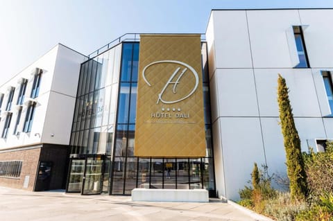 Hotel Dali Val d'Europe Tapestry Collection by Hilton Hotel in Chessy