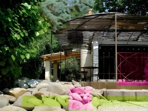 Hôtel Le Paradou Bamboothai Hotel in Lourmarin