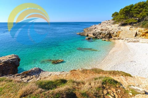 Apartment 1985 Apartment in Fažana