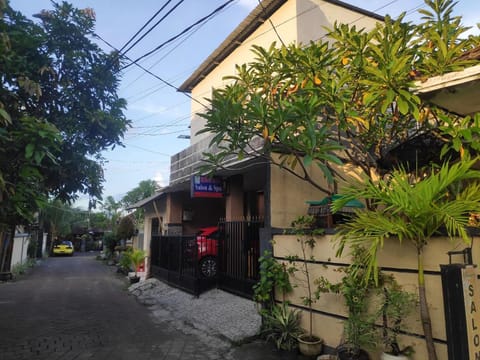 SPOT ON 90962 Sedana House Hotel in Kuta Selatan