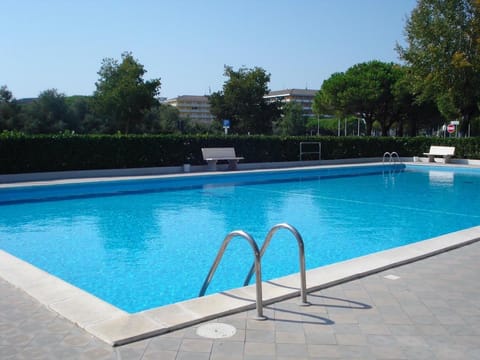 Great Apartment With Swimming Pool - Fantastic Location Apartment in Porto Santa Margherita