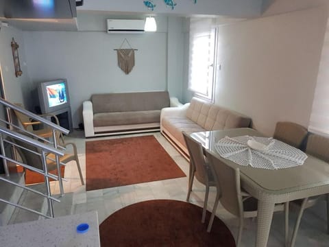 Kuşadası Sahil Sitelerinde kiralık triplex 3+1 Villa in Aydın Province