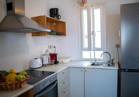 Villa 78 m2 in Agia Irini, 350 meter to the beach for 4 guests with pool access Apartment in Paros, Greece