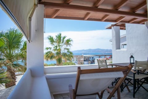 Irenes View Apartments Villa 7 - 4 guests with pool and sea view in Agia Irini Apartment in Paros, Greece