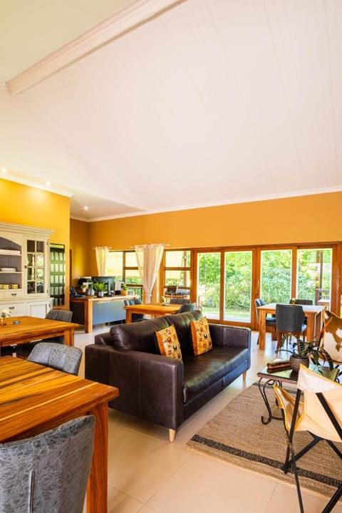 BWHALE guest house B&B Bed and Breakfast in Knysna