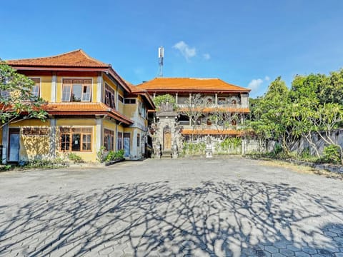 OYO Collection O 91125 Puri Dewa Bharata Hotel in Kuta Selatan