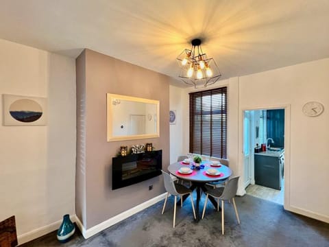 Johnson House - Contractors or Family Holidays Vacation rental in Cleethorpes