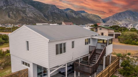 Stony Point Beach House Vacation rental in Western Cape