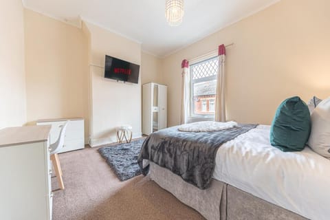 KING BED♡  LUXURY CITY CENTRE HOUSE Vacation rental in Barrow-in-Furness