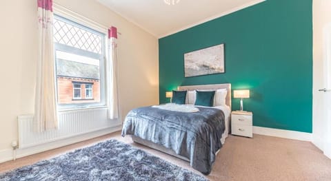KING BED♡  LUXURY CITY CENTRE HOUSE Vacation rental in Barrow-in-Furness