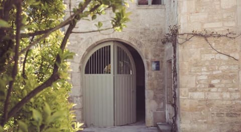 Maison Paul & Gabrielle Apartment in Chablis